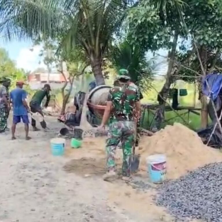 ‎Kodim 1005/Barito Kuala Percepat Pembangunan Jembatan Garuda, Babinsa dan Warga Bahu-Membahu‎
