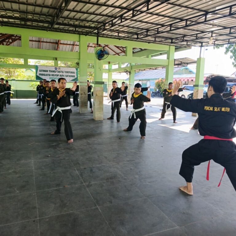 Kodim 1203/Ketapang Laksanakan Latihan Pencak Silat Militer