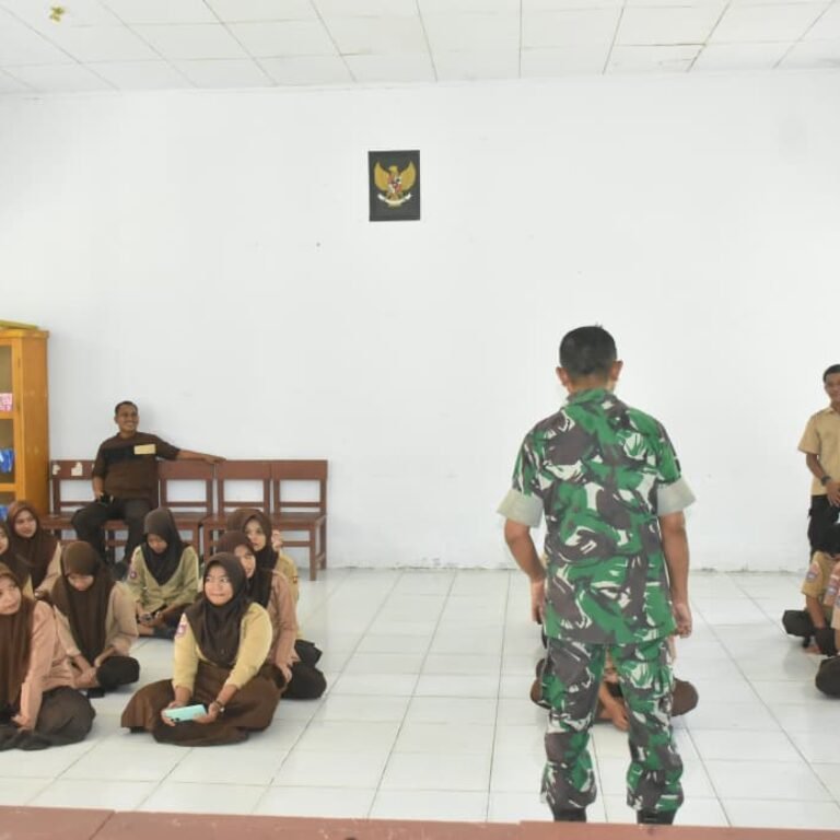 Satgas TMMD ke-128 Kodim 1316/Boalemo Berikan Penyuluhan Wawasan Kebangsaan kepada Pelajar