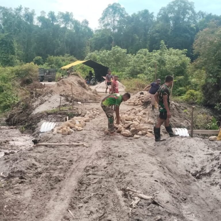 Progres 55 Persen, Pembangunan Jembatan Aramco di Trumon Terus Dikebut Personel Kodim 0107/Aceh Selatan