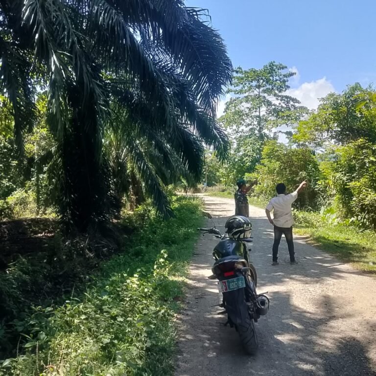 Cegah Karhutla Sejak Dini, Babinsa Panga Turun Langsung Ingatkan Warga di Alue Abed