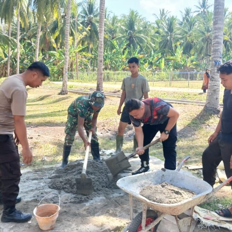 Gotong Royong TNI-Polri dan Warga Percepat Pembangunan RTLH di Boalemo
