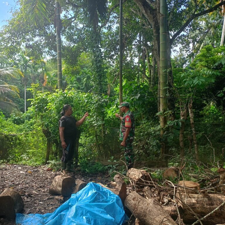 Cegah Karhutla Sejak Dini, Babinsa di Aceh Jaya Ingatkan Warga Tak Buka Lahan dengan Cara Membakar