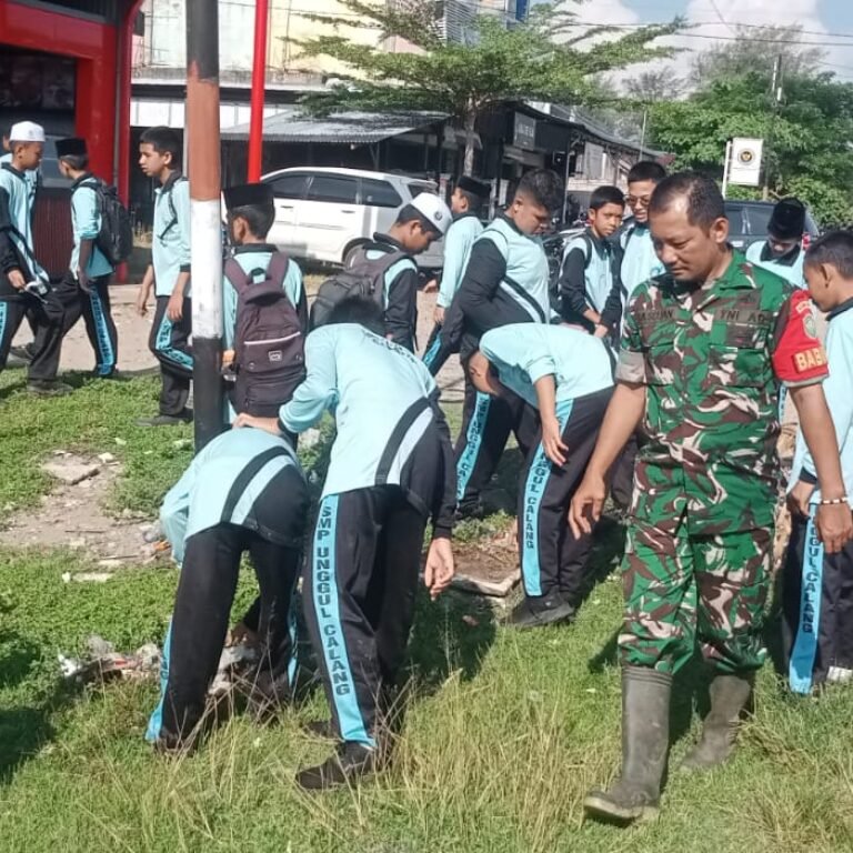 Kolaborasi TNI dan Pelajar, Bhakti Sosial di Dayah Baro Perkuat Kepedulian di Aceh Jaya