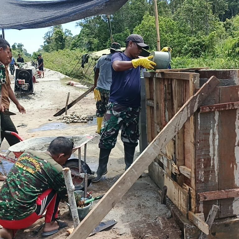 Satgas Kodim 0107 Aceh Selatan Fokus Penyempurnaan Konstruksi Jembatan Aramco di Trumon