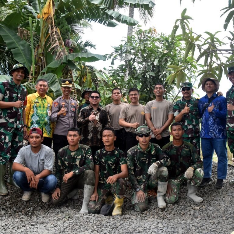 Satgas TMMD Ke-128 HSS Fokus Tuntaskan Pengerasan dan Semenisasi Jalan