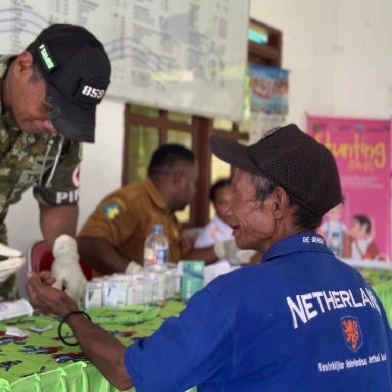 Yonif TP 859/RBK Wujudkan Kepedulian Sosial Melalui Pemeriksaan Kesehatan Gratis di Wombonda