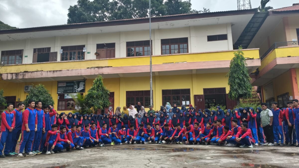 Aksi Penghijauan Koramil Tapaktuan Jadi Wujud Pembinaan Karakter Generasi Muda