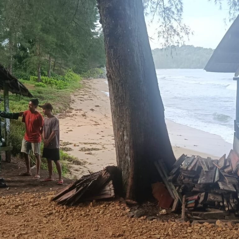 Babinsa Setia Bakti Laksanakan Pengamanan Lokasi Wisata, Jaga Stabilitas dan Kenyamanan Pengunjung