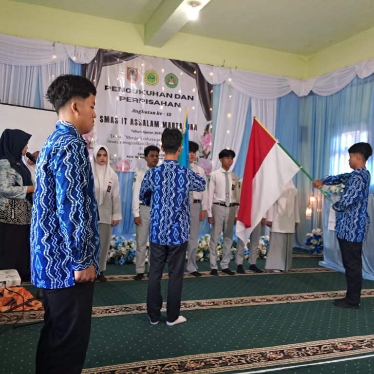 Pengukuhan Siswa SMAS IT Assalam Martapura Berlangsung Khidmat dan Penuh Haru