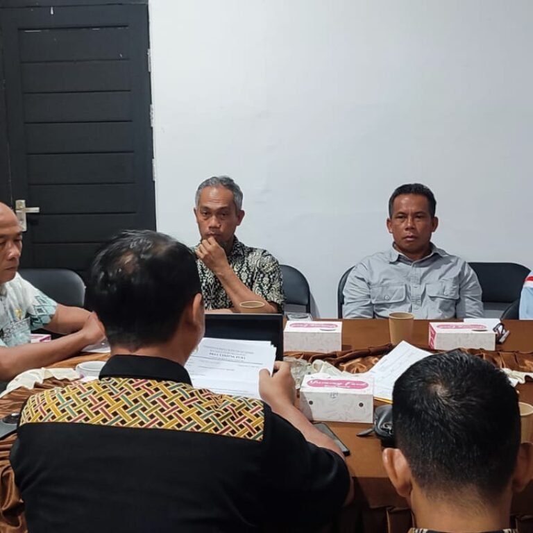 Danramil 1203-12/Delta Pawan Hadiri Rapat Fasilitasi Penetapan Batas Desa Tanjung Pura dan Desa Mayak