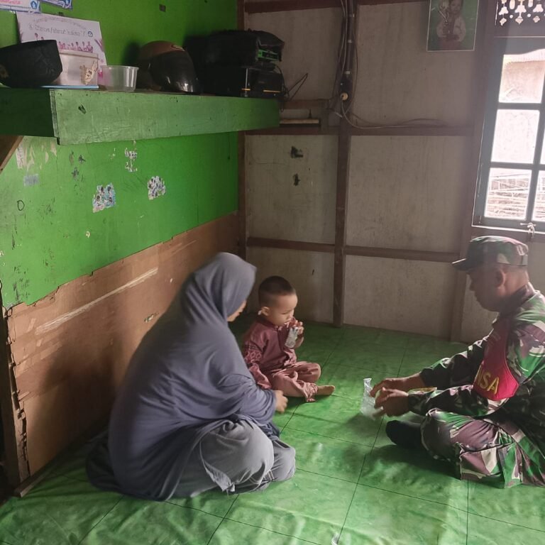 Peduli Generasi Penerus, Babinsa Serka A. Khambali Salurkan Nutrisi Selamatkan Anak Stunting