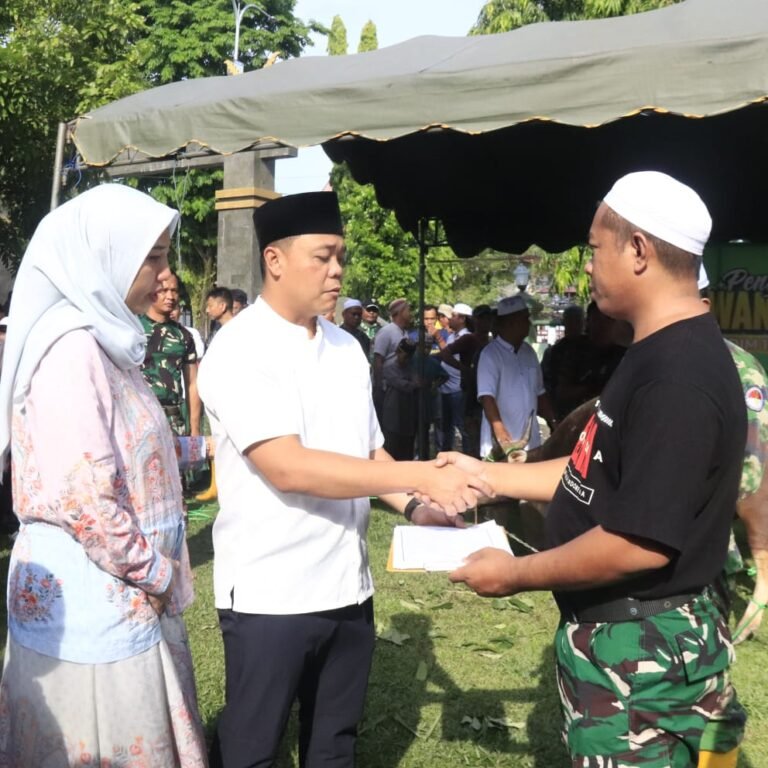 Kodim Banjar Tebar Kepedulian Lewat Pembagian Daging Kurban kepada Masyarakat