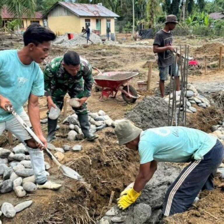 Dukung Perekonomian Desa, Babinsa Nagan Raya Dampingi Pembangunan KDKMP Alue Raya