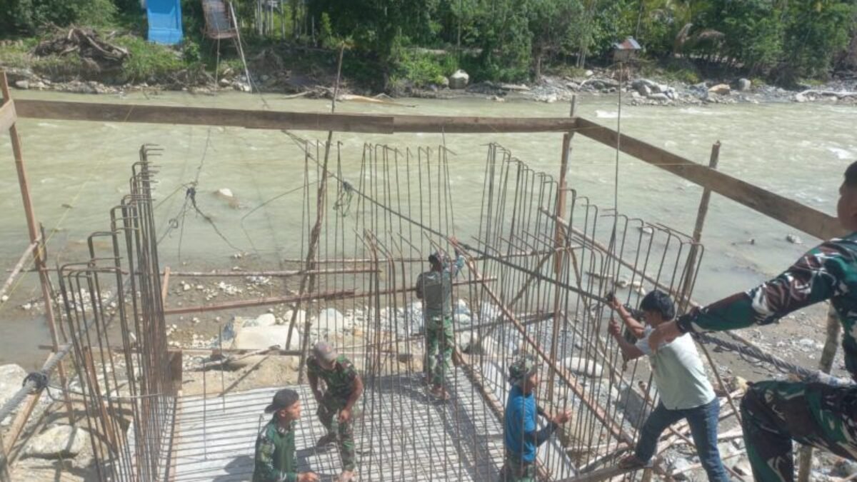 Setelah Cor Pondasi Rampung, Personel TNI Kebut Pekerjaan Menara Pylon Jembatan Perintis
