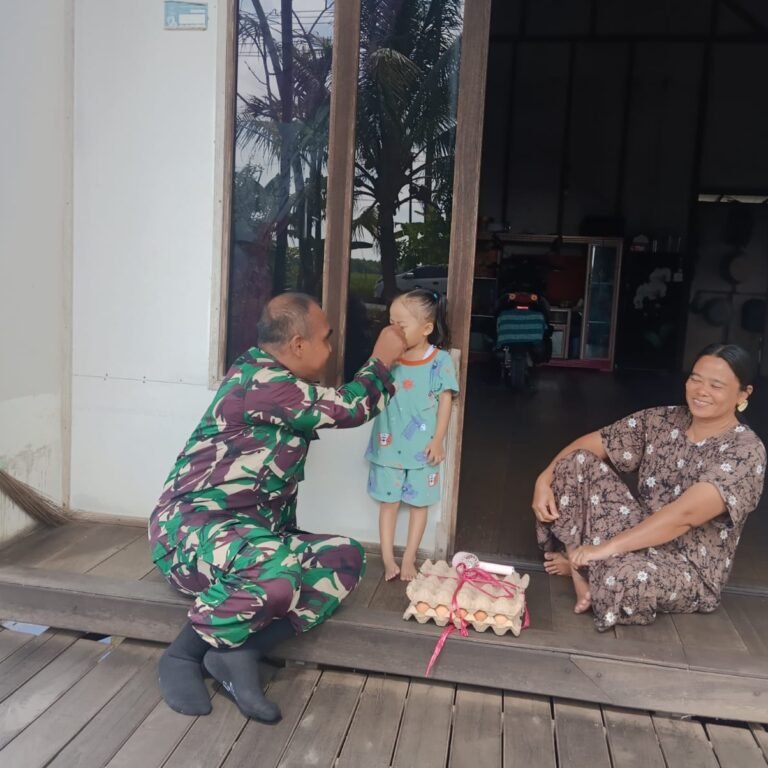 ‎Atasi Gizi Buruk: Serka M. Rochman Jadikan Makiatul Husna Anak Asuh Koramil 1005-10/Tamban