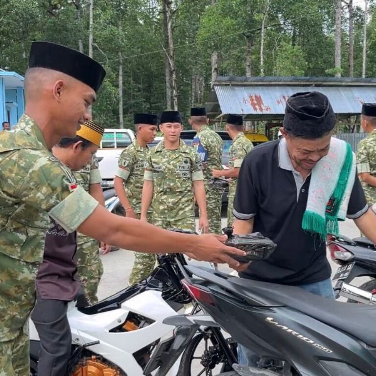 Melalui Program SEJUK, Yonif TP 859/RBK Bangun Persaudaraan dan Harmoni di Kabupaten Supiori