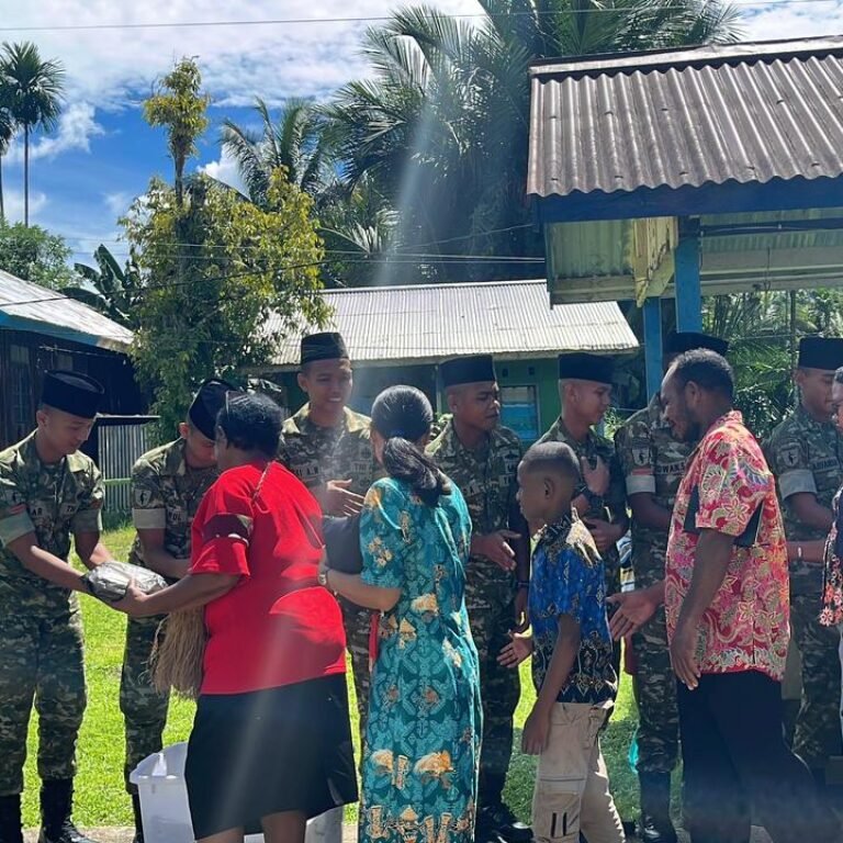 TNI Hadir untuk Rakyat, Yonif TP 859/RBK Bangun Harmoni Melalui Kasih Minggu di Supiori