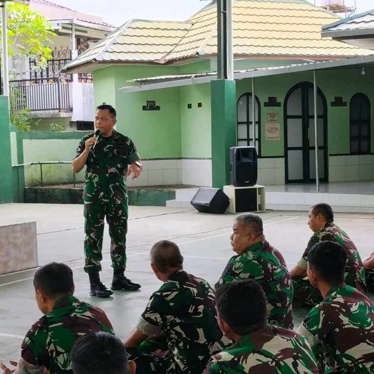 Mayjen TNI Zainul Arifin Beri Arahan Prajurit Kodim 1006/Banjar, Perkuat Kemanunggalan TNI dan Rakyat