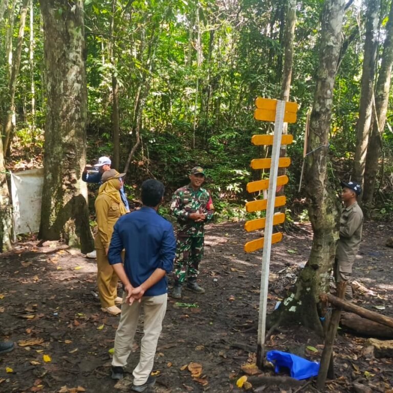 Babinsa Bengalon Tinjau Sumber Air Baku Perumdam, Cari Solusi Krisis Air Bersih di Kaliorang dan Sangkulirang