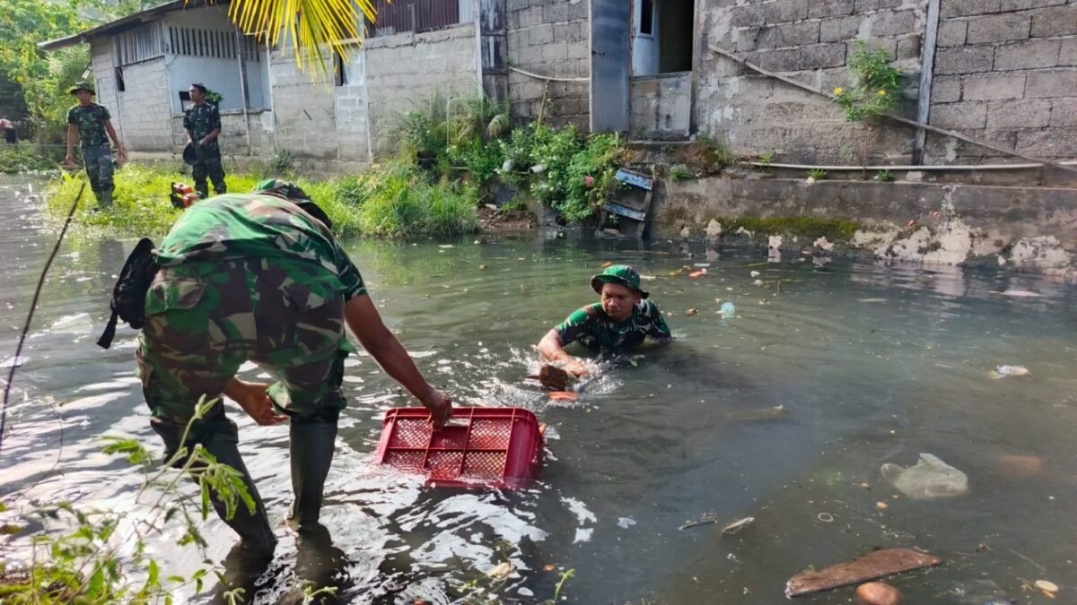 Kodim 0107/Aceh Selatan Pimpin Aksi Bersih Lingkungan di Lhok Bengkuang Timur