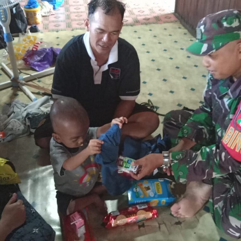 ‎Pemulihan Gizi Buruk: Babinsa Koramil 1005‑01/Bakumpai Terus Dampingi Anak Asuh Stunting di Lepasan