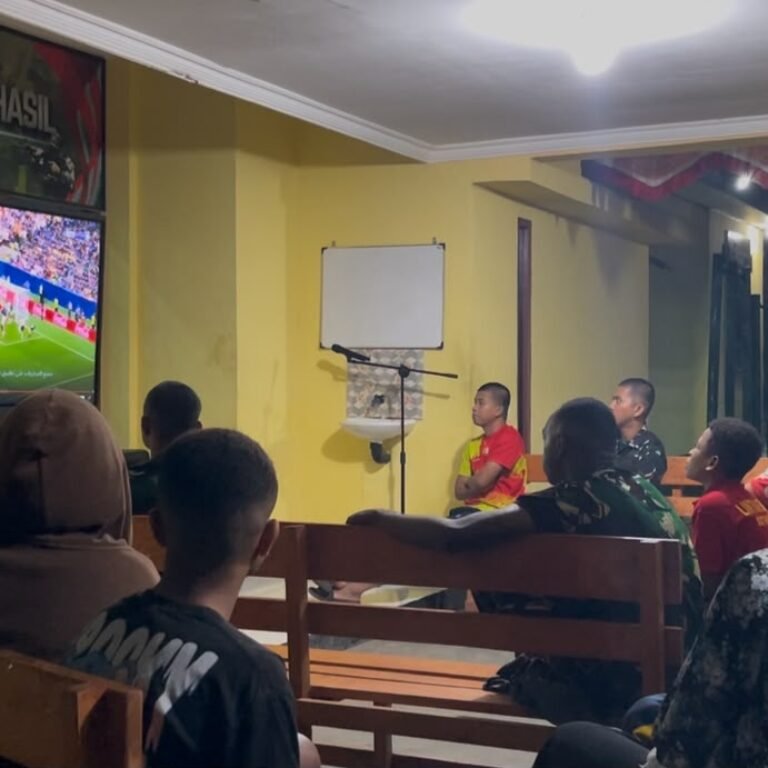 Nobar Piala Dunia 2026 Jadi Sarana Yonif TP 859/RBK Pererat Kemanunggalan TNI dan Rakyat