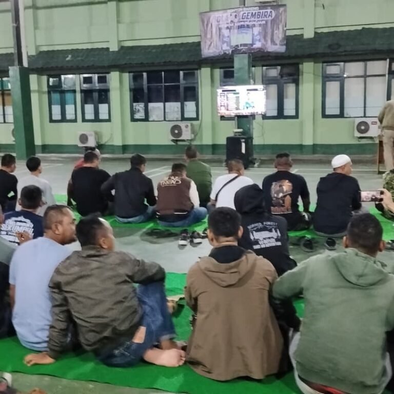Prajurit dan Warga Banjar Antusias Ikuti Nobar Piala Dunia 2026 di Makodim 1006/Banjar