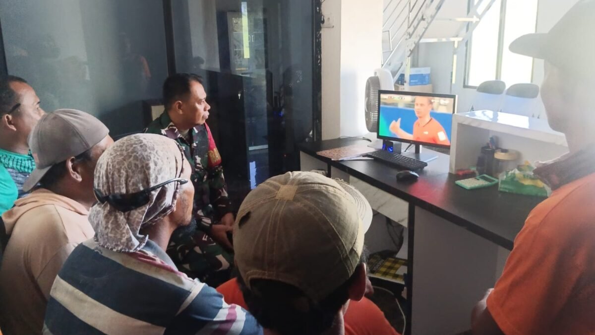 ‎Kemas Komsos Lewat Olahraga, Kodim 1005/Barito Kuala Gelar Nobar Piala Dunia 2026 Bersama Warga‎