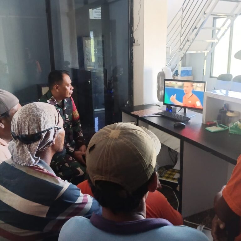 ‎Kemas Komsos Lewat Olahraga, Kodim 1005/Barito Kuala Gelar Nobar Piala Dunia 2026 Bersama Warga‎