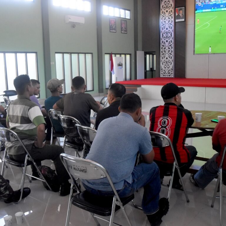 Kodim 1003/HSS Hadirkan Kebersamaan Lewat Nobar Piala Dunia 2026