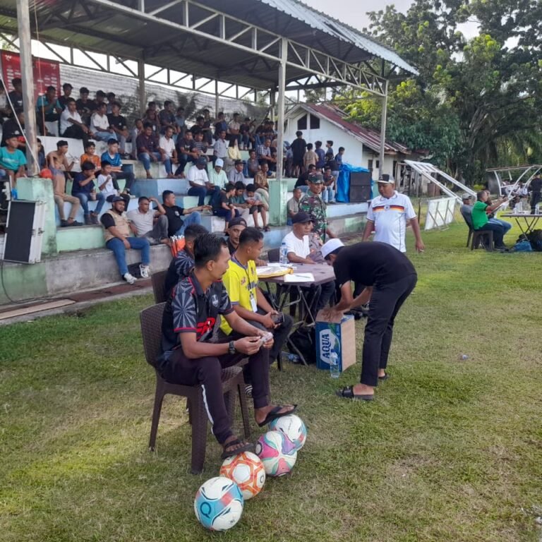 Koramil 06/Teunom Perkuat Pengamanan Turnamen Sepak Bola Piala Bupati Salem Cup II