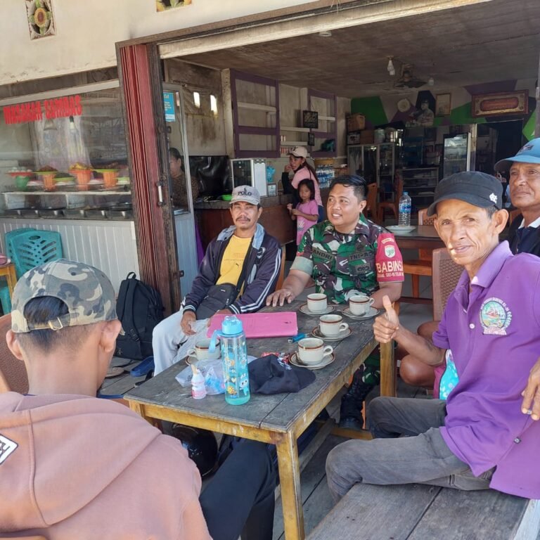 Babinsa Koramil 1203-15/Teluk Batang Pererat Silaturahmi Melalui Komsos Bersama Warga Binaan