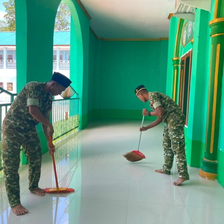 Kepedulian Prajurit Yonif TP 859/RBK kepada Masyarakat
