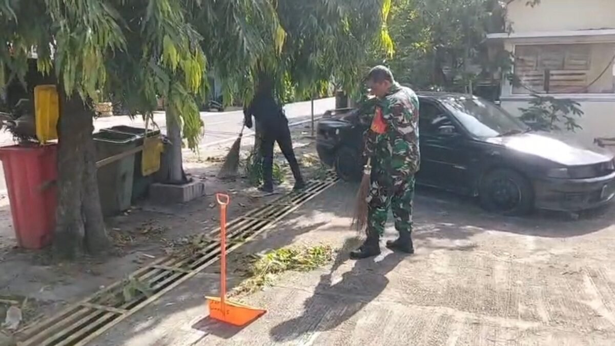 Aksi Bersih Lingkungan di Gampong Kuta Timu, Kecamatan Sukakarya