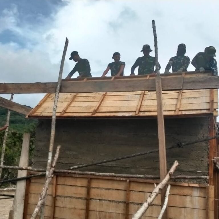 TNI Melalui Satgas Perintis Garuda Percepat Pembangunan Jembatan Gantung di Nagan Raya