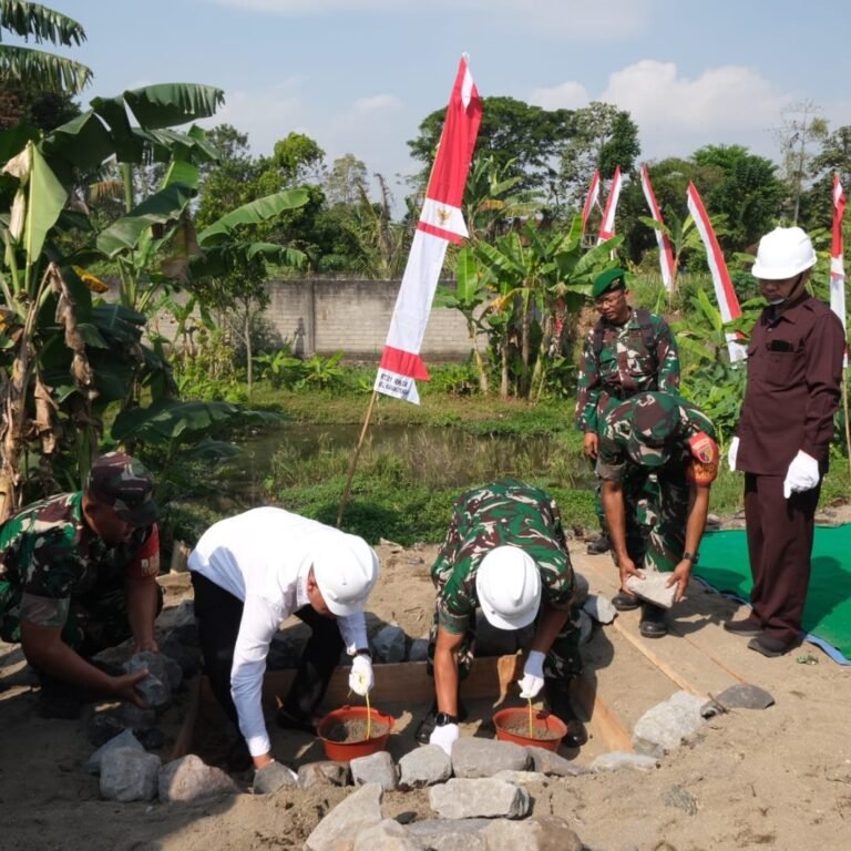 Dandim 0808/Blitar dan Forkopimda Blitar Letakkan Batu Pertama Jembatan Garuda