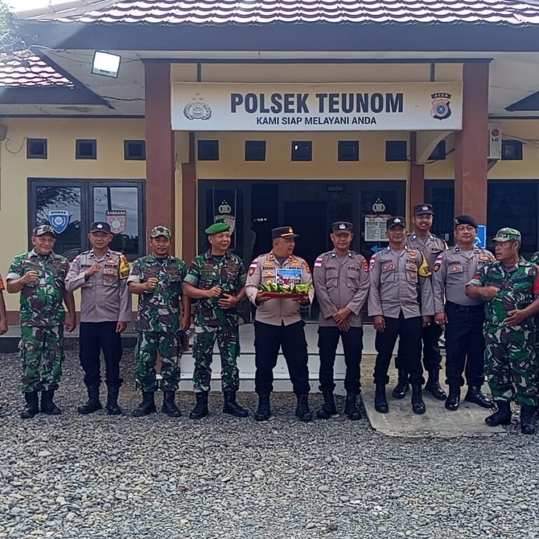 Koramil 06/Teunom Berikan Ucapan Hari Bhayangkara ke-80, Perkuat Sinergitas TNI-Polri di Aceh Jaya