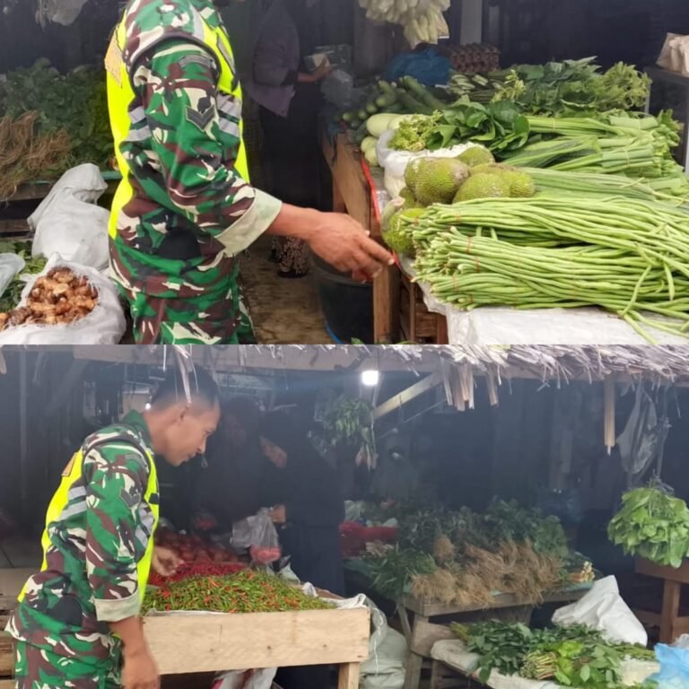 Monitoring Harga Kebutuhan Pokok, Babinsa Arongan Lambalek Turun Langsung ke Pasar Tradisional