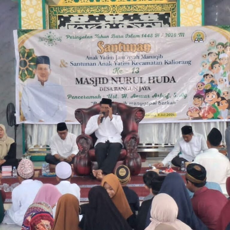 Babinsa dan Tokoh Masyarakat Hadiri Kegiatan Keagamaan serta Santunan Anak Yatim di Kutai Timur