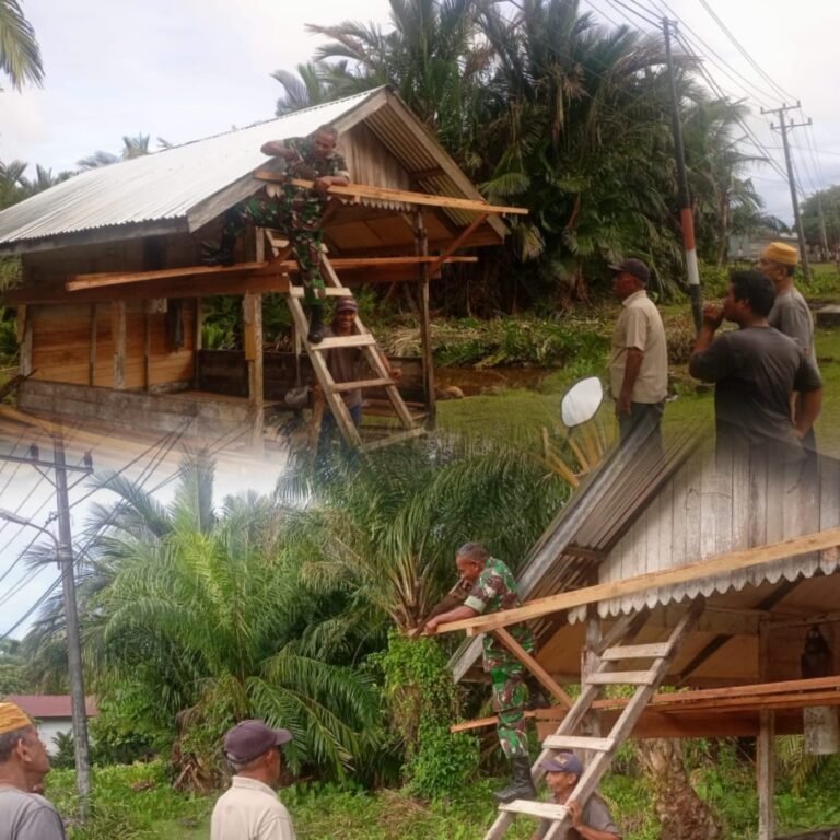 Kemanunggalan TNI-Rakyat Terlihat Saat Babinsa Samatiga Bantu Pembangunan Pos Siskamling