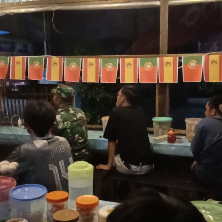 ‎Hadir di Tengah Masyarakat, Kodim Barito Kuala Kemas Komsos Lewat Acara Nonton Bareng‎
