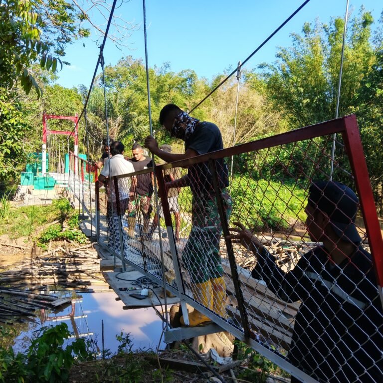 Kodim 1006/Banjar Optimalkan Pekerjaan Finishing Jembatan Garuda di Pengaron