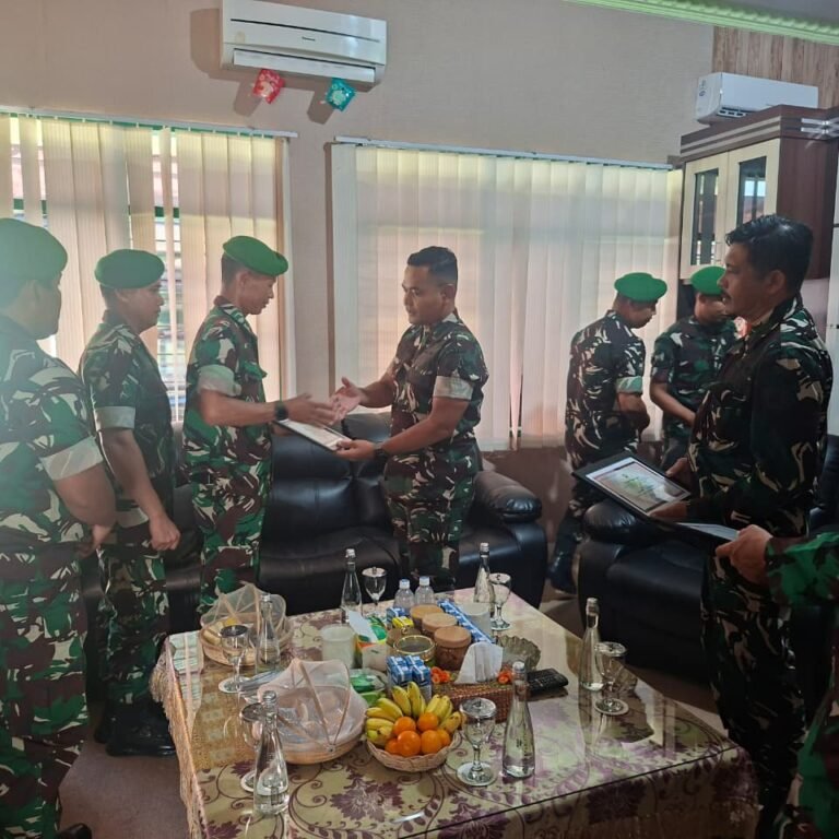 Suasana Haru Warnai Pelepasan Prajurit Kodim 1001/HSU-BLG ke Penugasan Baru