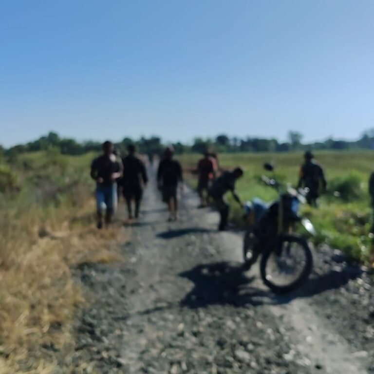‎Bahu Membahu Bersihkan Lingkungan, Warga Antusias Dukung TMMD ke-129 di Desa Tamban Bangun‎