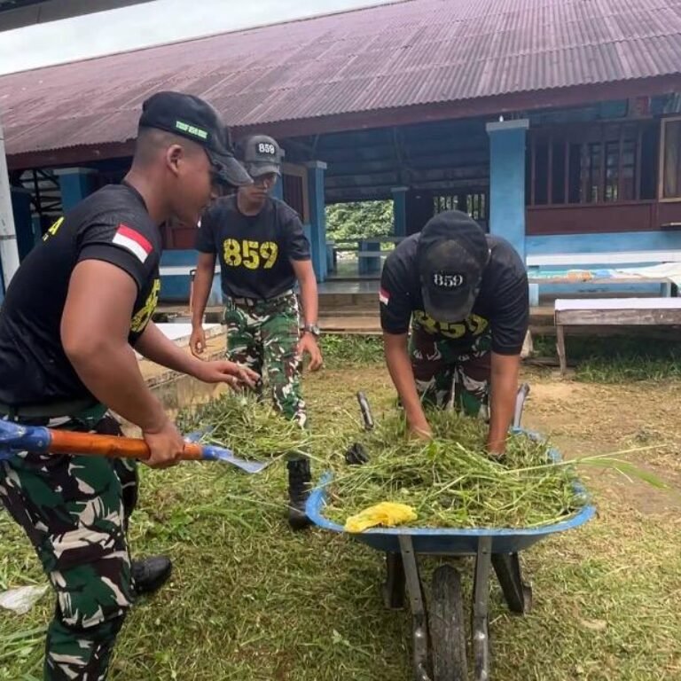 Yonif TP 859/RBK Dorong Budaya Gotong Royong Lewat Program BERSEMI di Papua