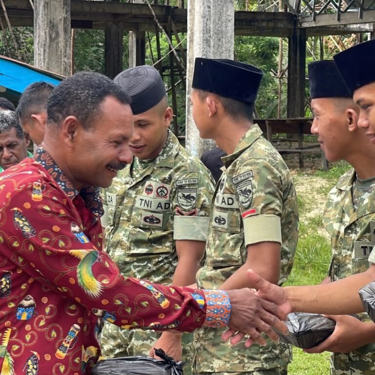Yonif TP 859/RBK Bangun Harmoni dan Kemanunggalan TNI-Rakyat Melalui Program Kasih