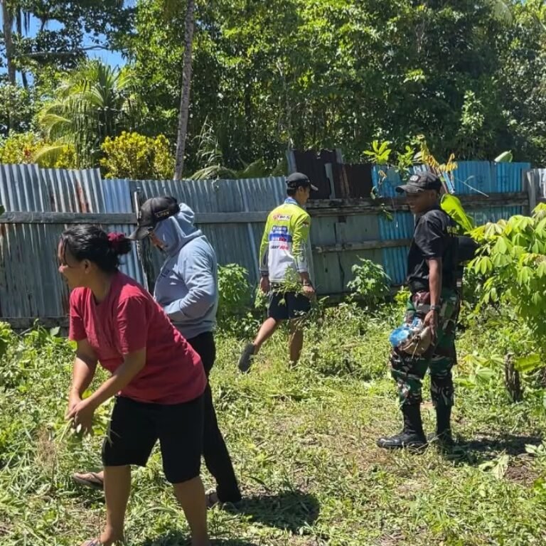 Yonif TP 859/RBK Hadirkan Semangat Kebersamaan Melalui Karya Bakti di Gereja Katolik