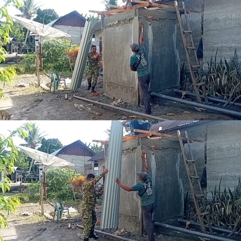 Babinsa Posramil 05/Pante Ceureumen Bantu Warga Bangun Rumah, Kebersamaan Makin Erat
