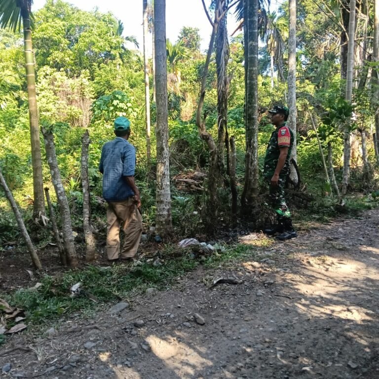 Babinsa Koramil Jaya Intensifkan Patroli Karhutla dan Edukasi Warga di Aceh Jaya